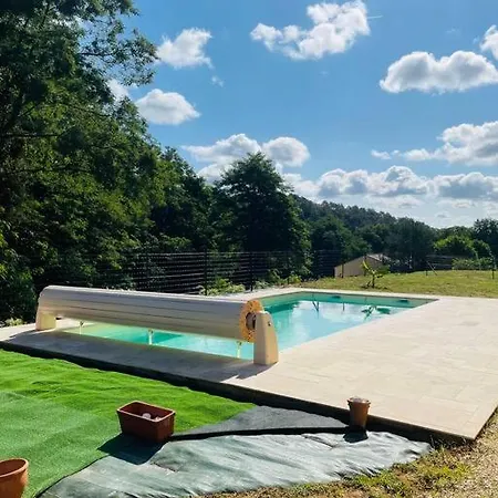 Les Cypres*maison Au Calme*piscine Chauffee Willa